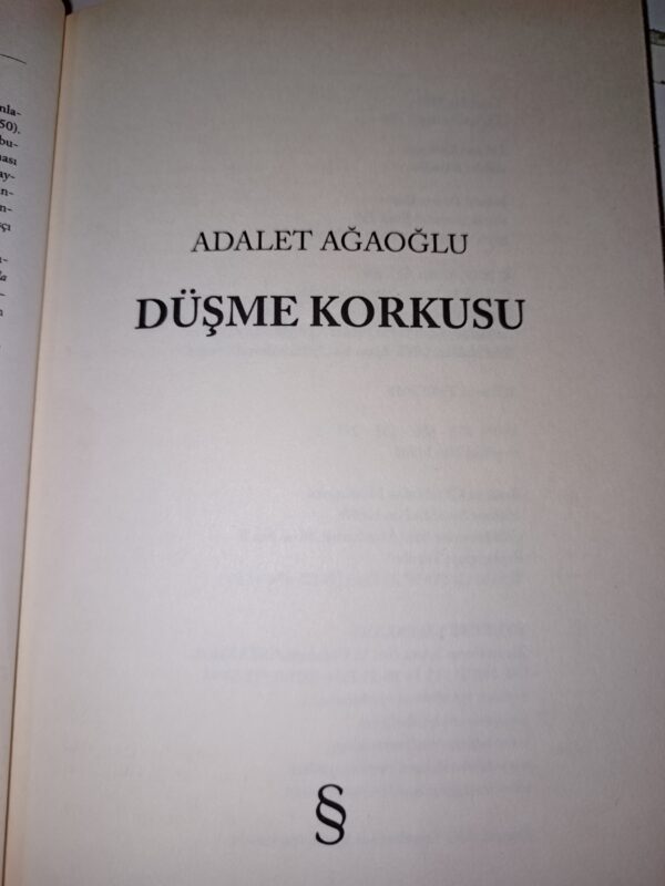 Adalet Ağaoğlu- Düşme Korkusu - Görsel 3